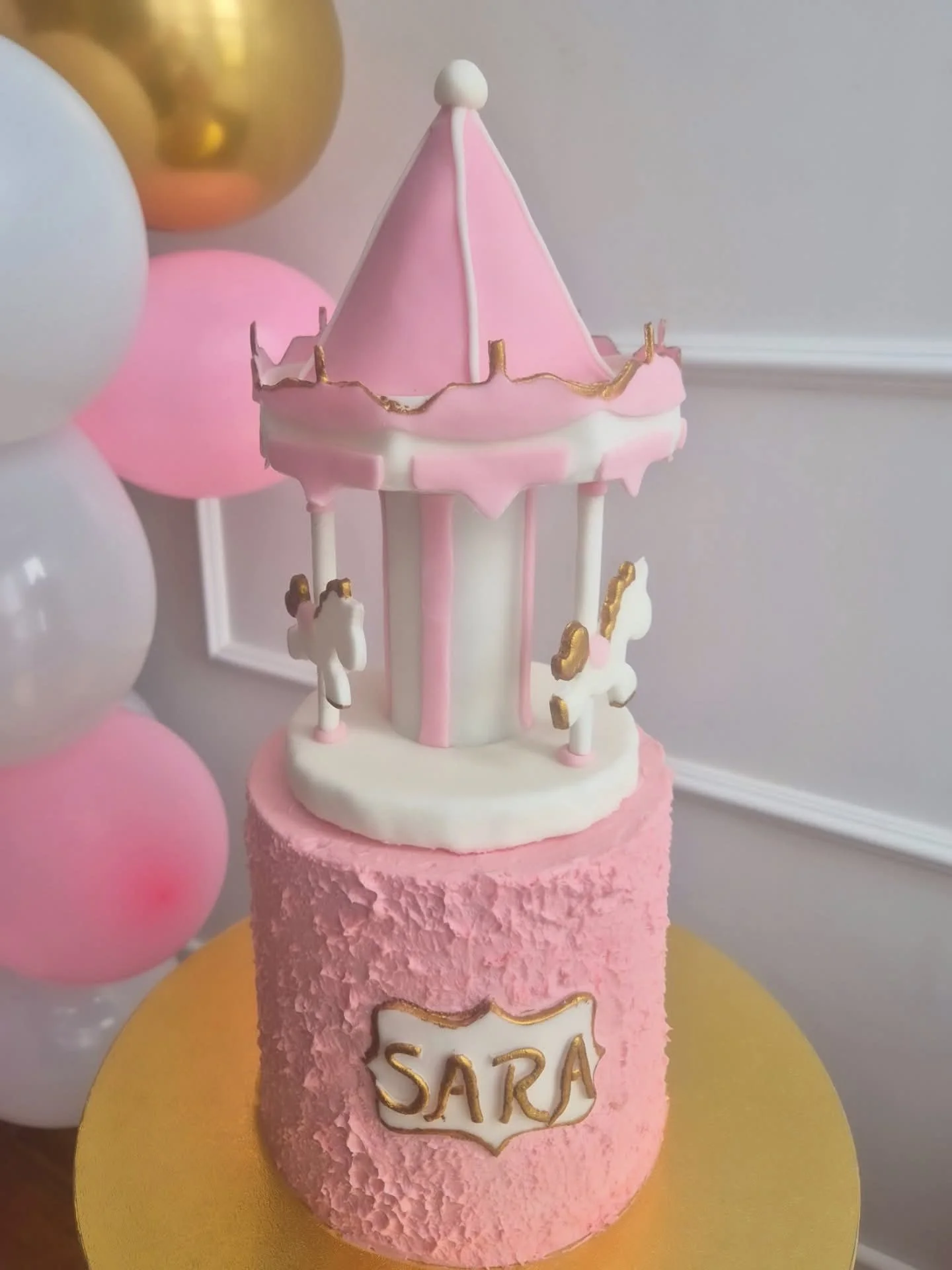 Gâteau carousel pour anniversaire enfant